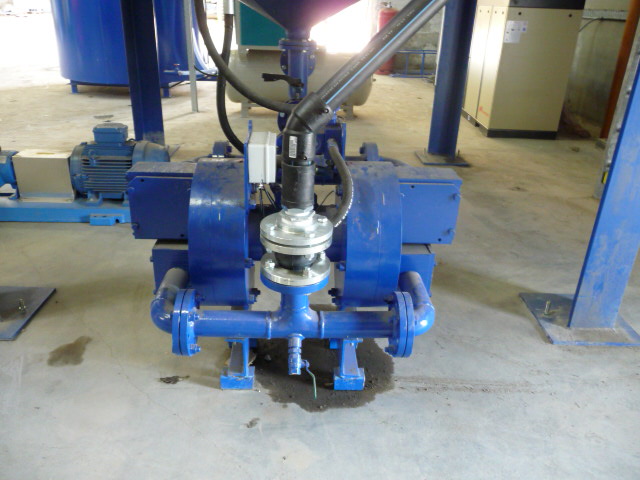 Hydraulic membrane pump