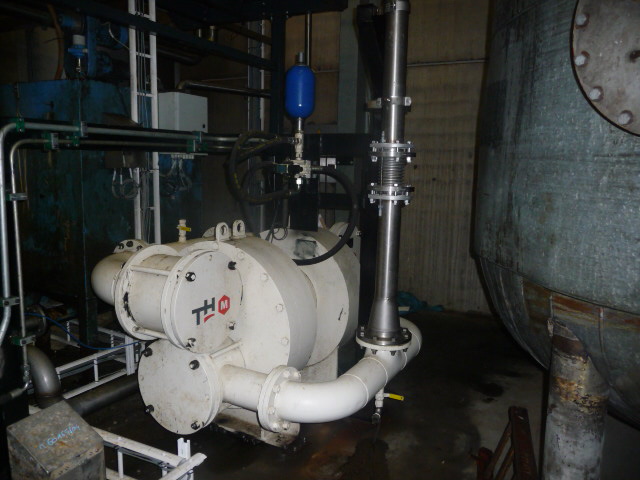 Pompe hydraulique à membranes pour alimentation du filtre presse